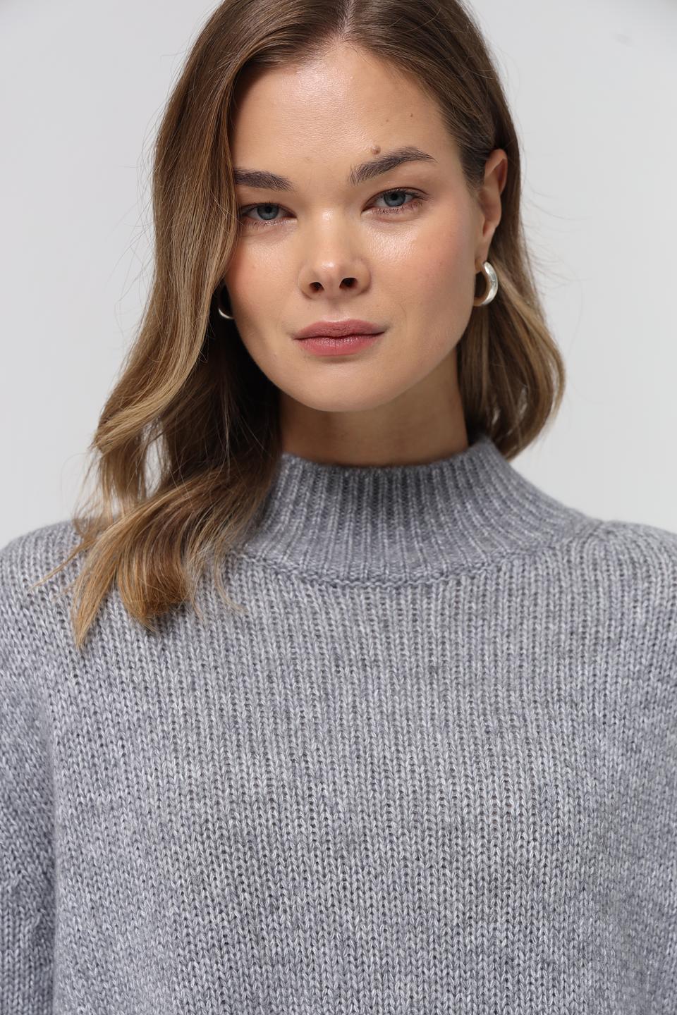 Пуловер Lecomte серый с горлом