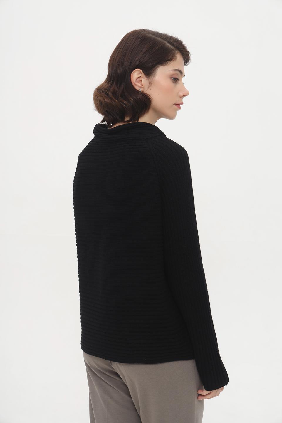 Пуловер Monari чёрный с горлом