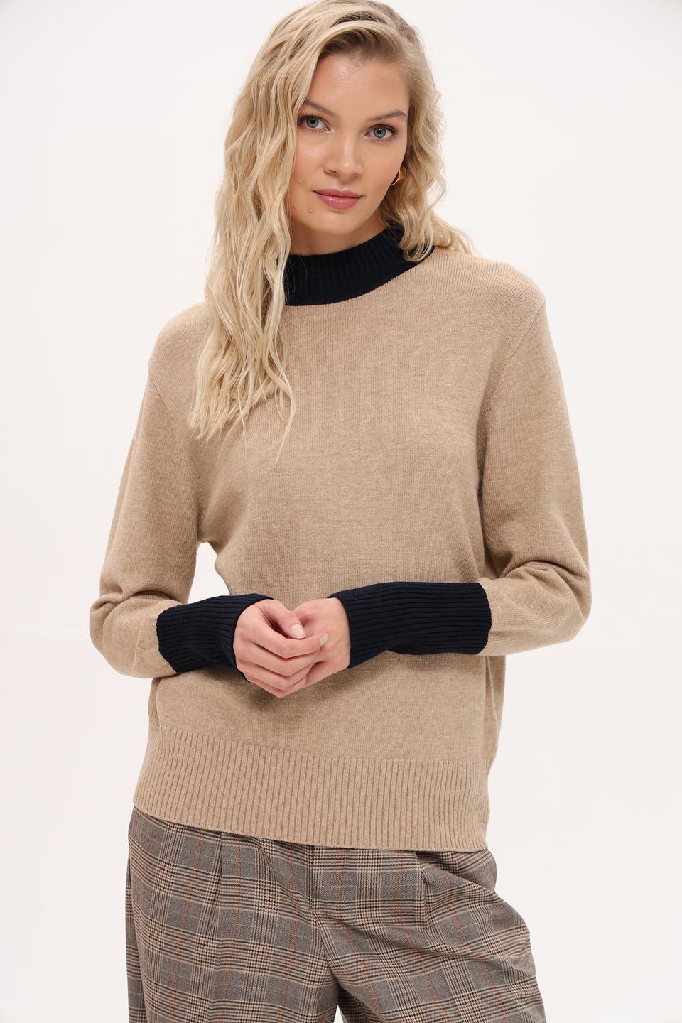 Пуловер Frank Walder с черной отделкой