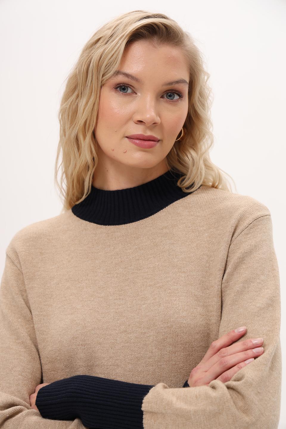 Пуловер Frank Walder с черной отделкой