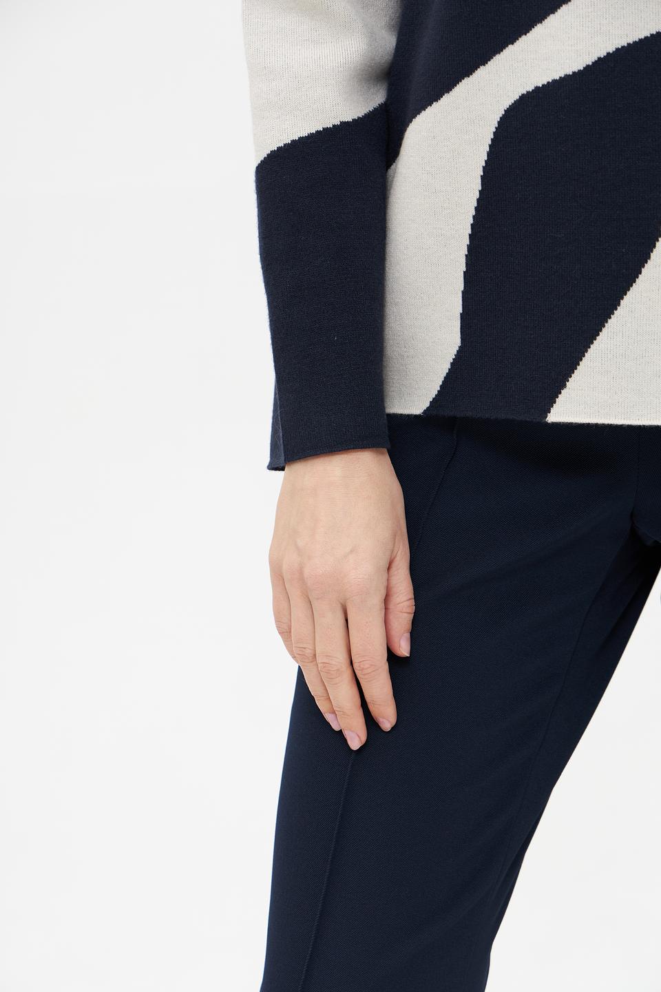 Пуловер Betty Barclay с узелками синий