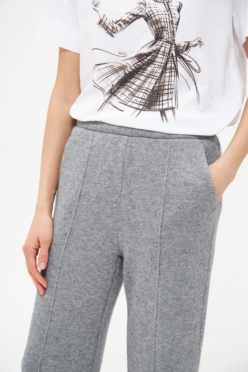 Брюки Lecomte серые с трикотажной текстурой