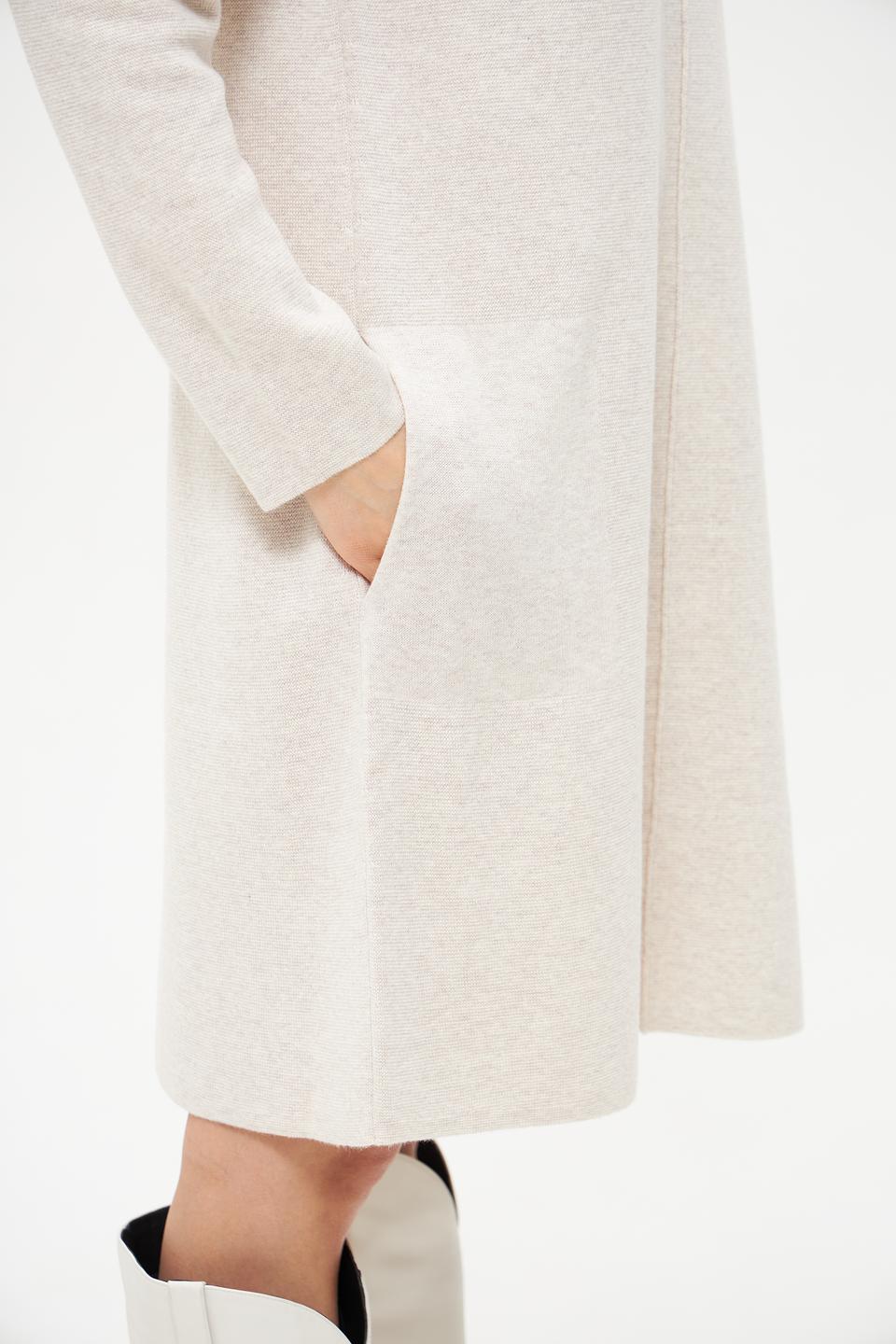 Платье Oui бежевое трикотажное