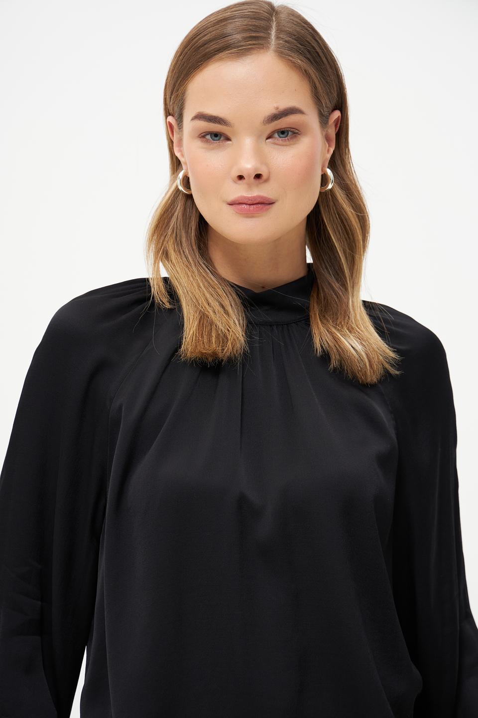 Блуза Oui с воротником-стойкой чёрная