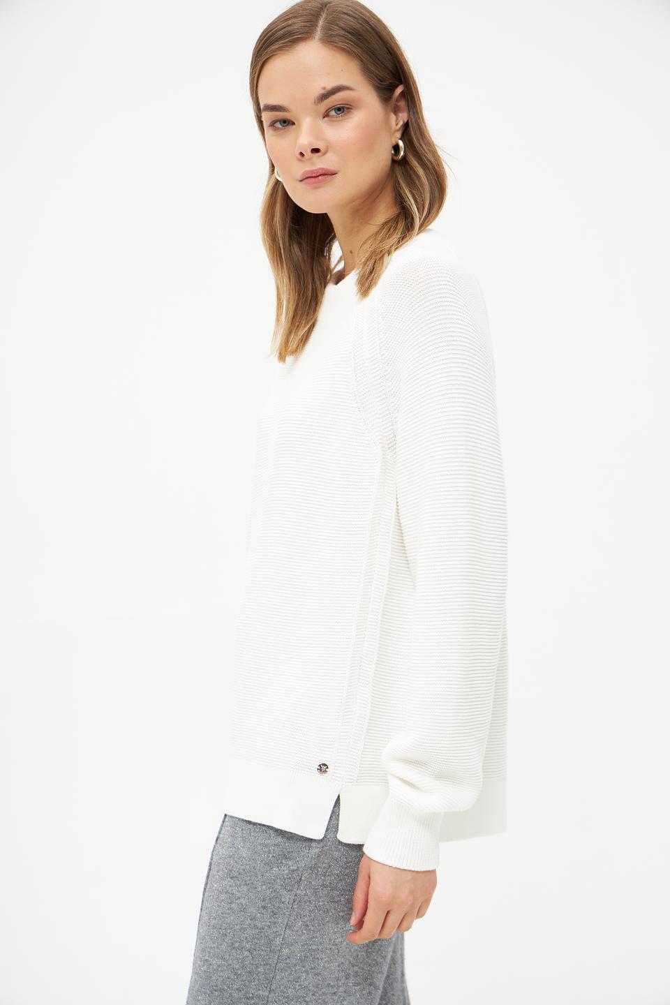 Пуловер Monari белый с текстурой