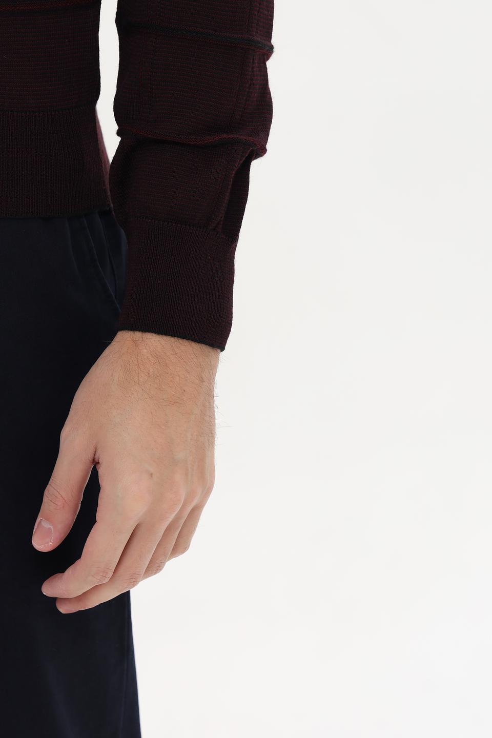 Джемпер Monte Carlo V-образный бордовый