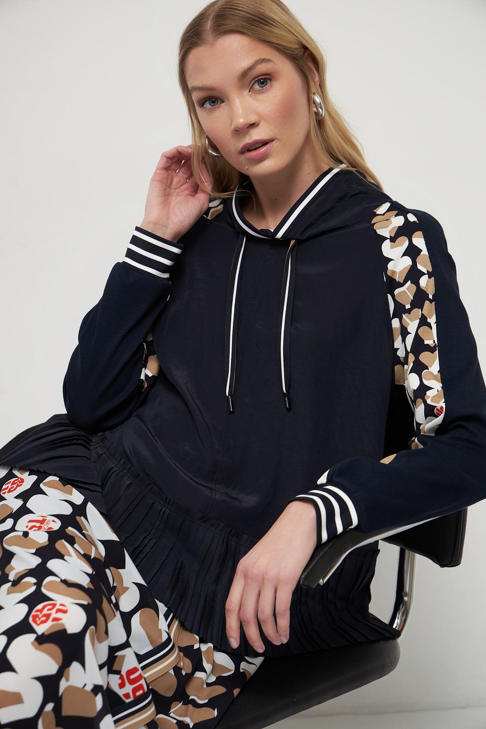 Блуза Marc Cain с капюшоном