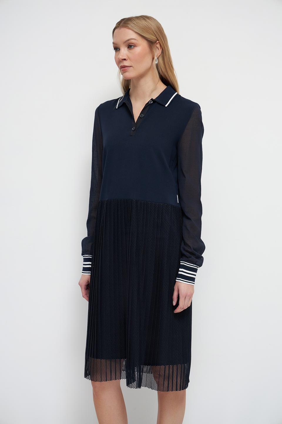 Платье Marc Cain темно-синее с плиссе