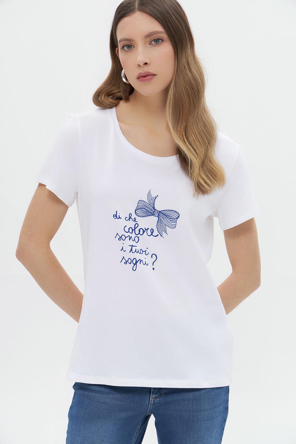 Футболка More and More с вышивкой