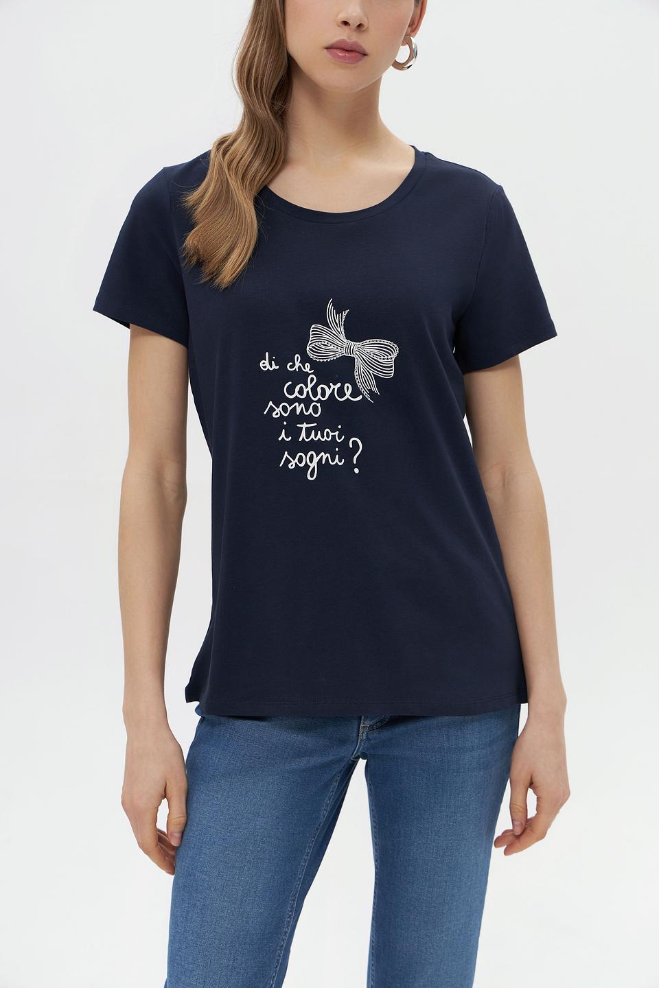 Футболка More and More с бантом