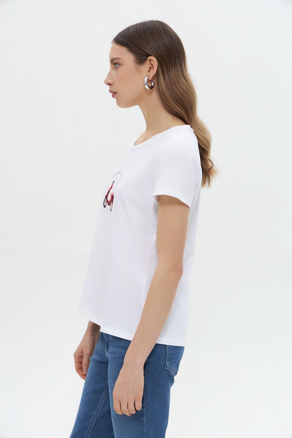 Футболка More and More с принтом