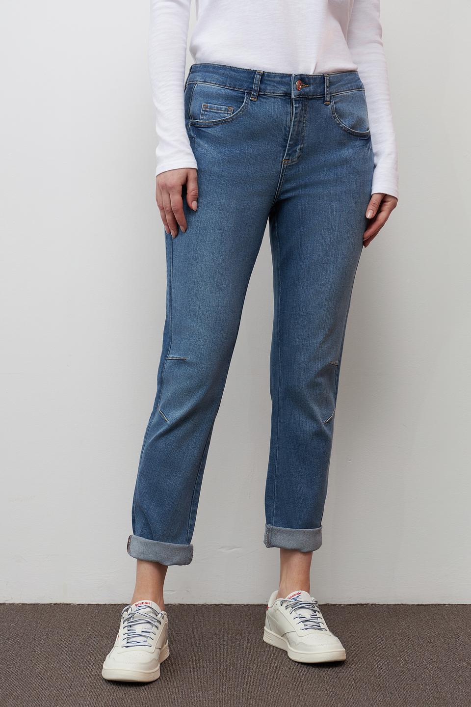 Джинсы Oui с потертостями голубые