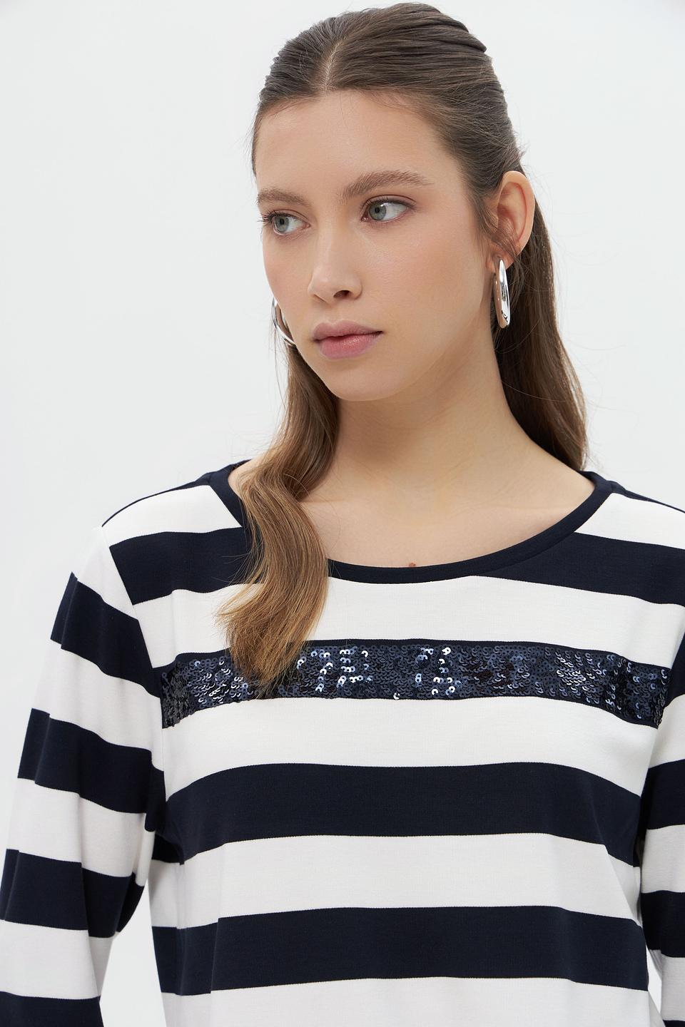 Лонгслив Monari в полоску с пайетками