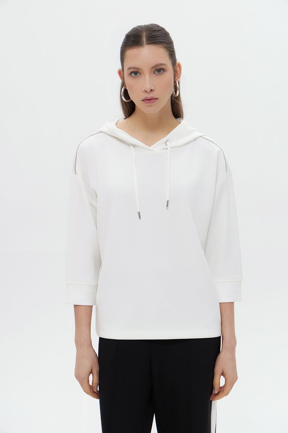 Пуловер Monari с капюшоном белый