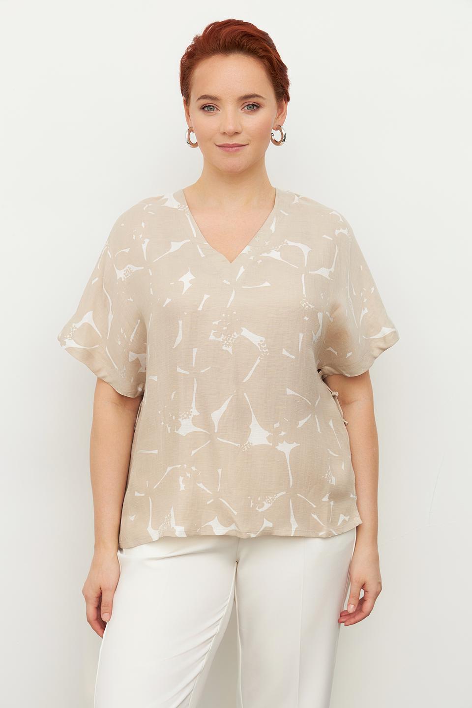 Блуза Margittes с принтом бежевая