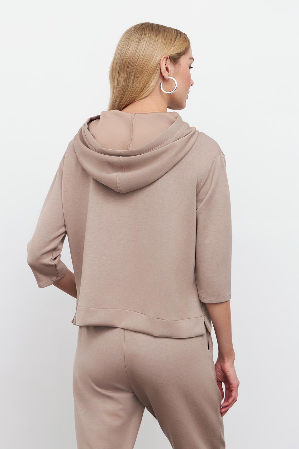 Пуловер Pezzo с надписью бежевый