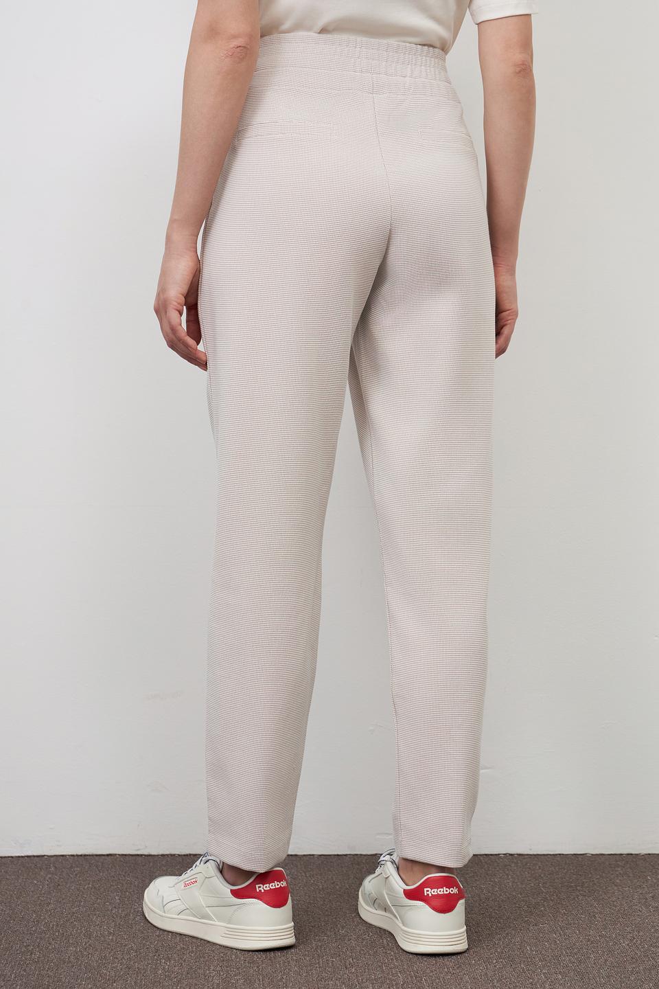 Брюки трикотажные Betty and Co бежевые