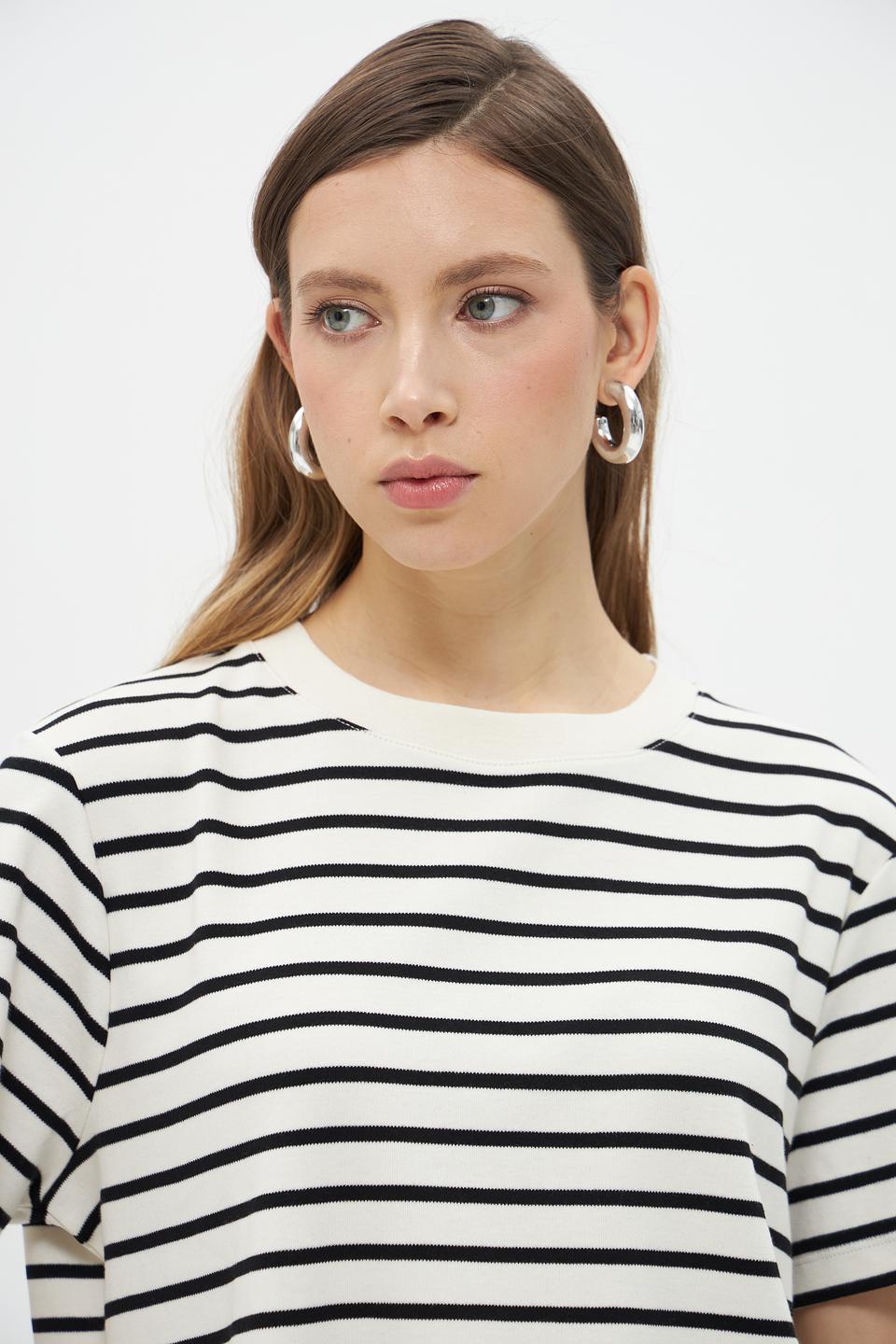 Футболка UNQ в полоску