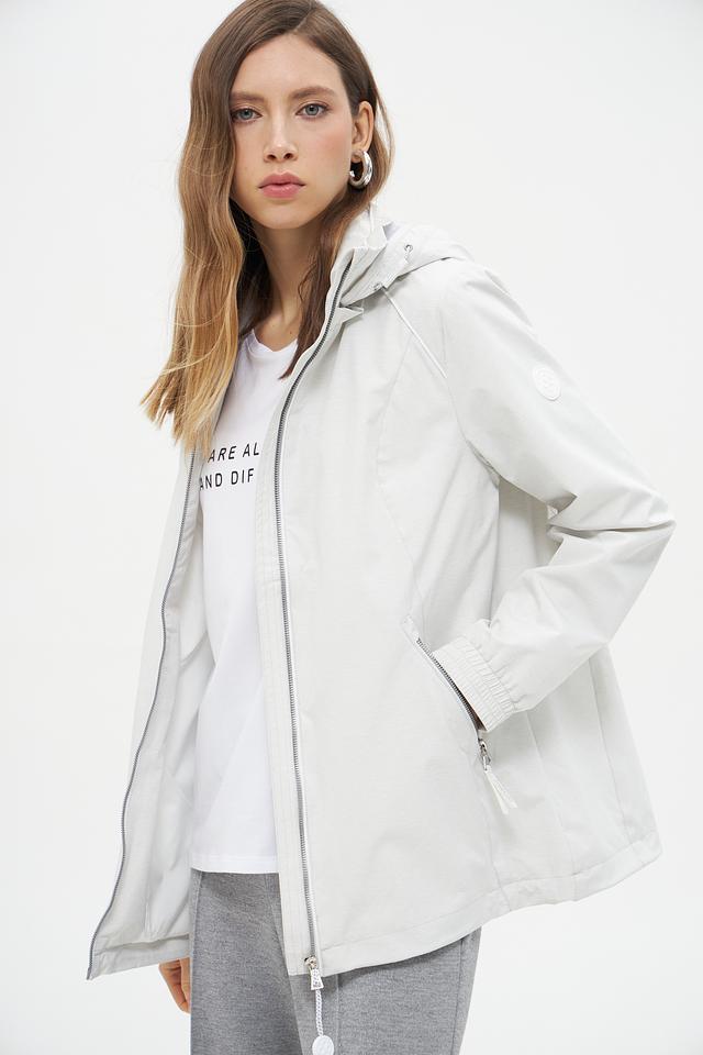 Куртка District женская светло-серая