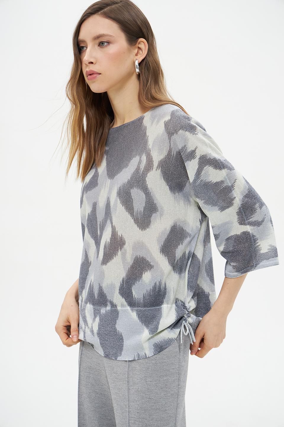 Пуловер Lecomte с принтом серый