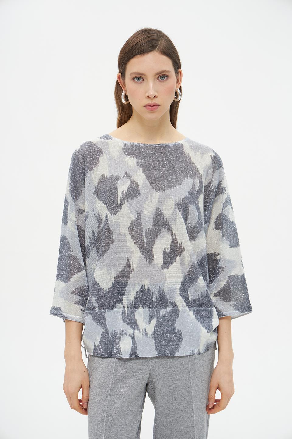 Пуловер Lecomte с принтом серый