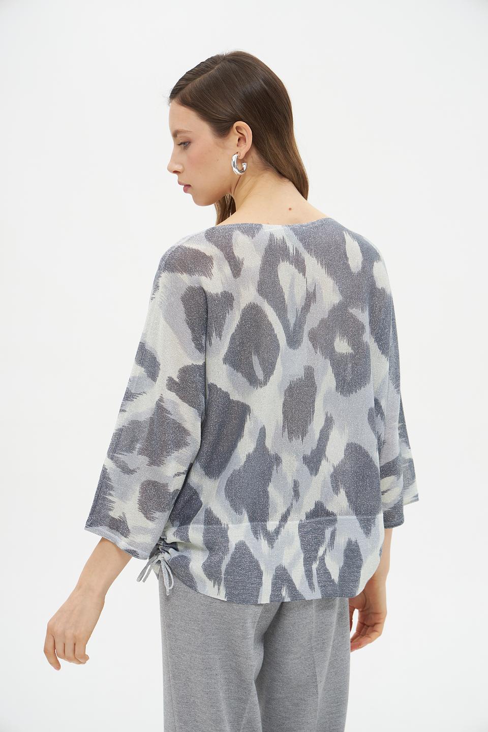 Пуловер Lecomte с принтом серый