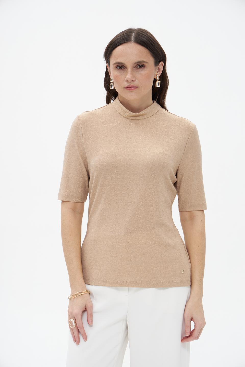 Блузка Betty and Co бежевая с горловиной