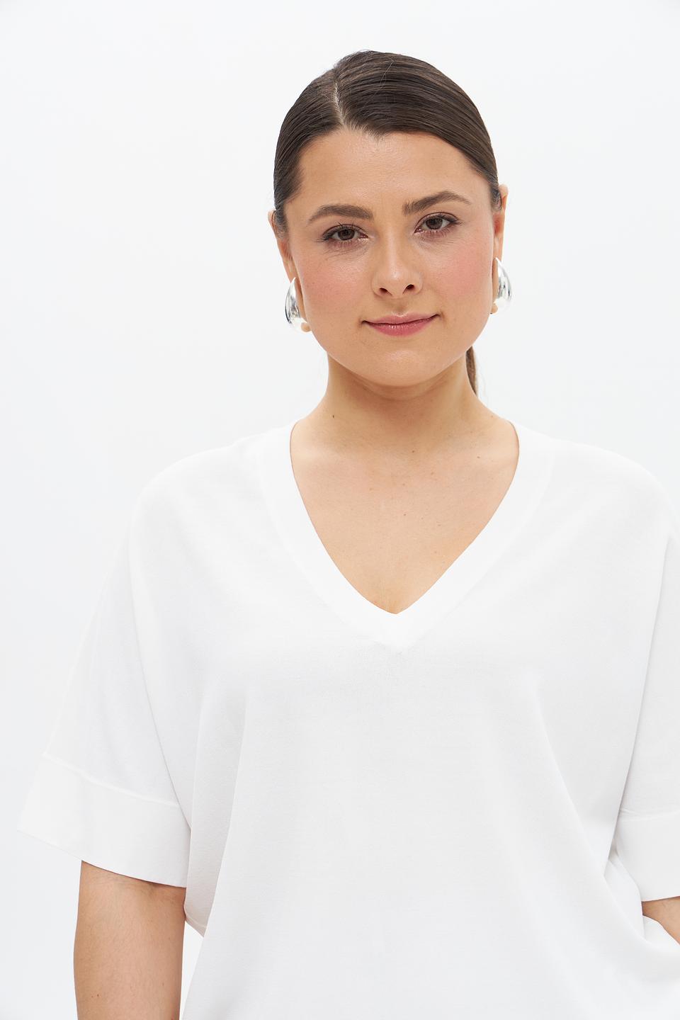 Пуловер Catnoir с V-образным вырезом