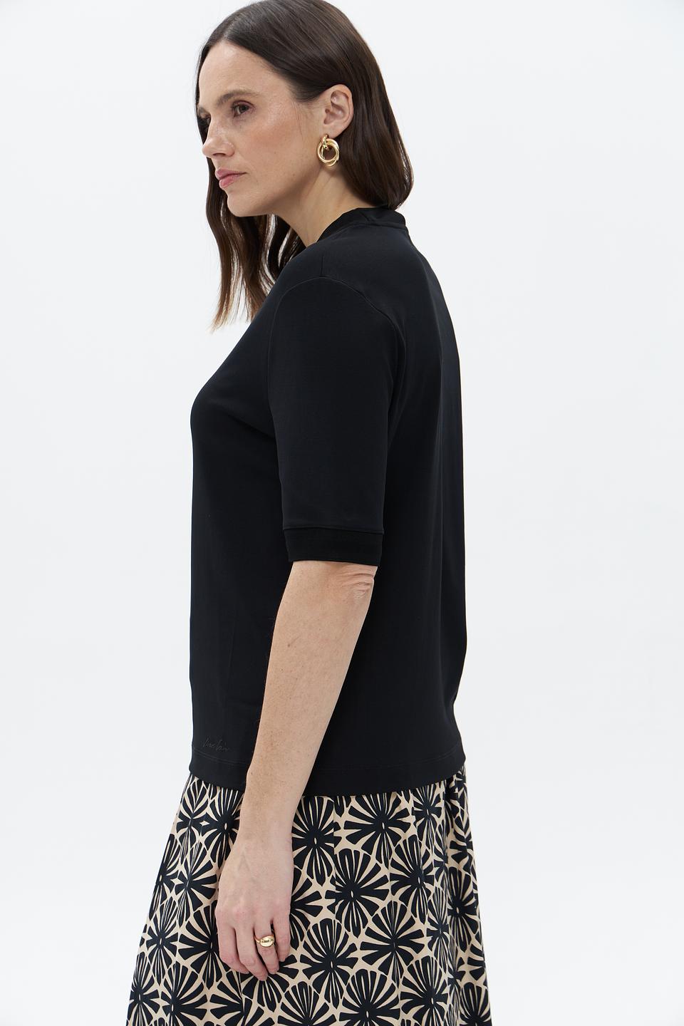 Футболка Marc Cain чёрная с коротким рукавом