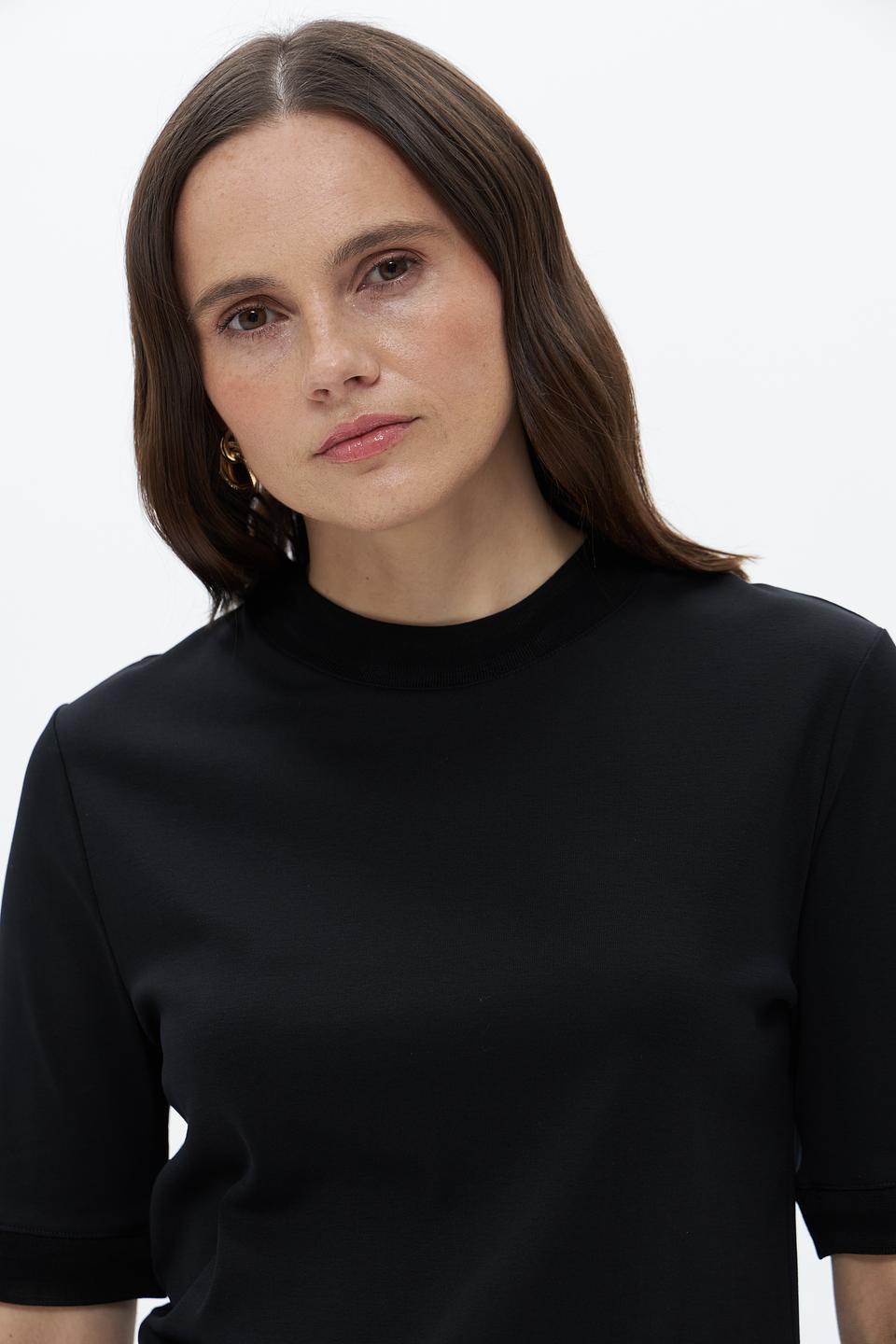 Футболка Marc Cain чёрная с коротким рукавом