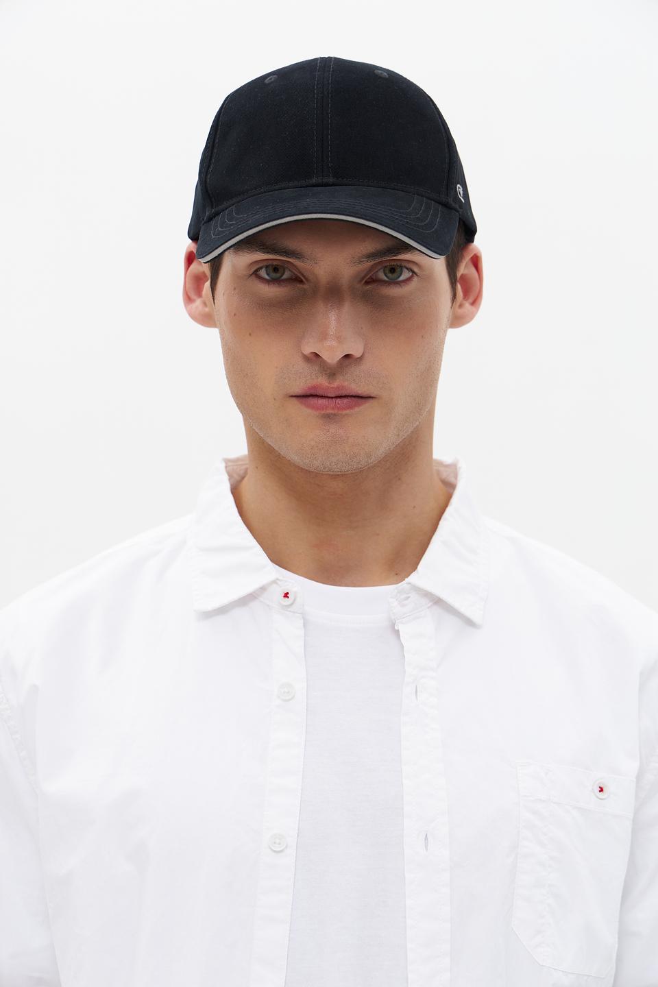 Бейсболка Casa Moda чёрная