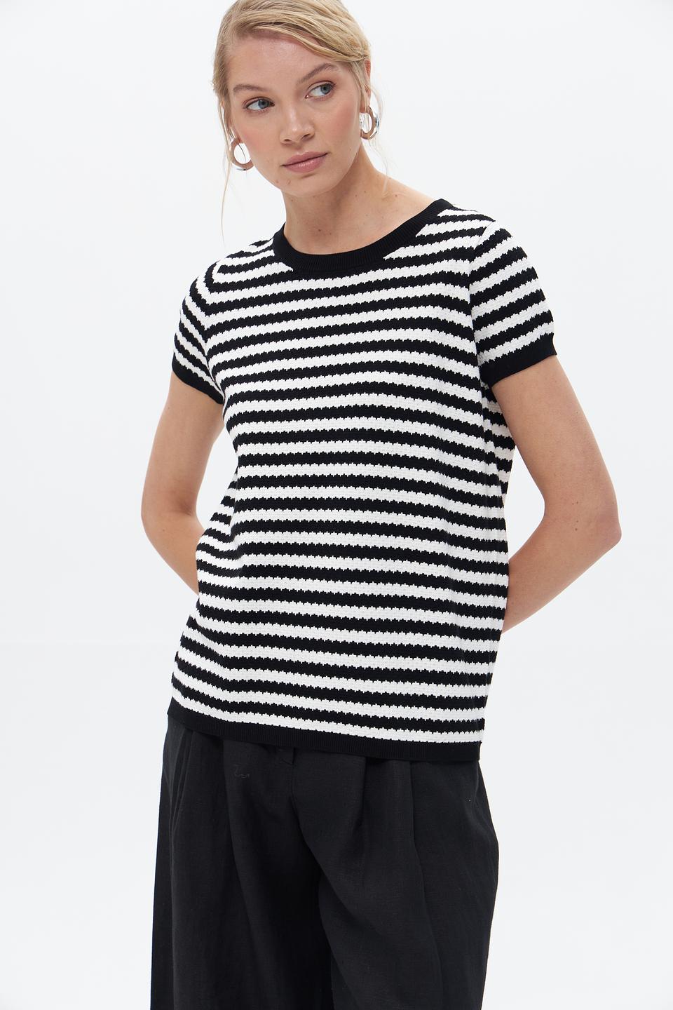 Пуловер UNQ в полоску чёрно-белый