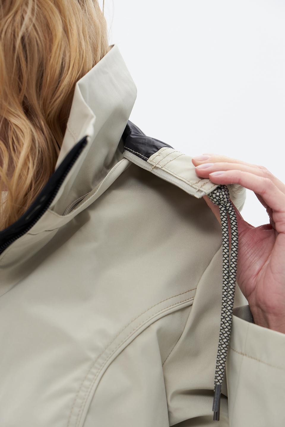 Куртка District женская бежевая