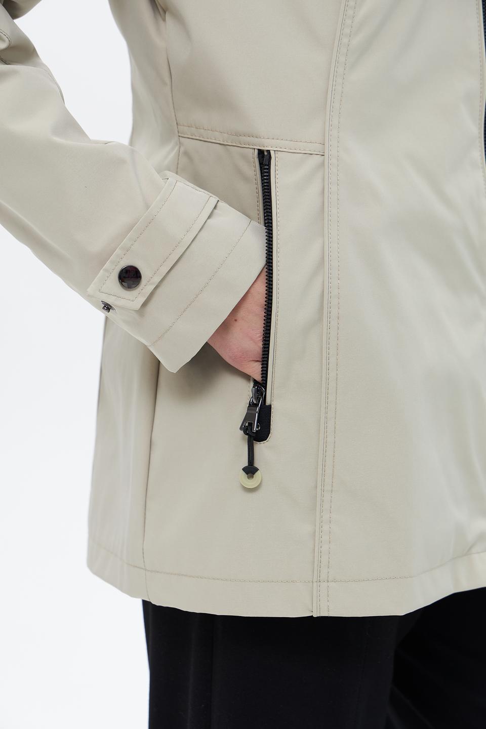 Куртка District женская бежевая