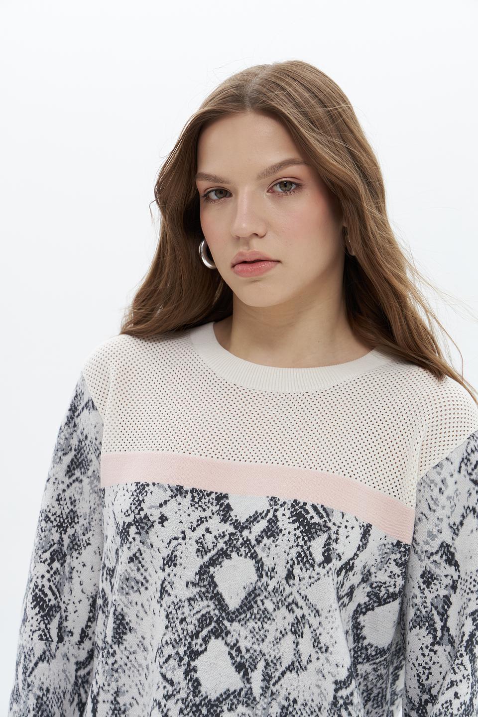 Пуловер Oui с принтом reptile