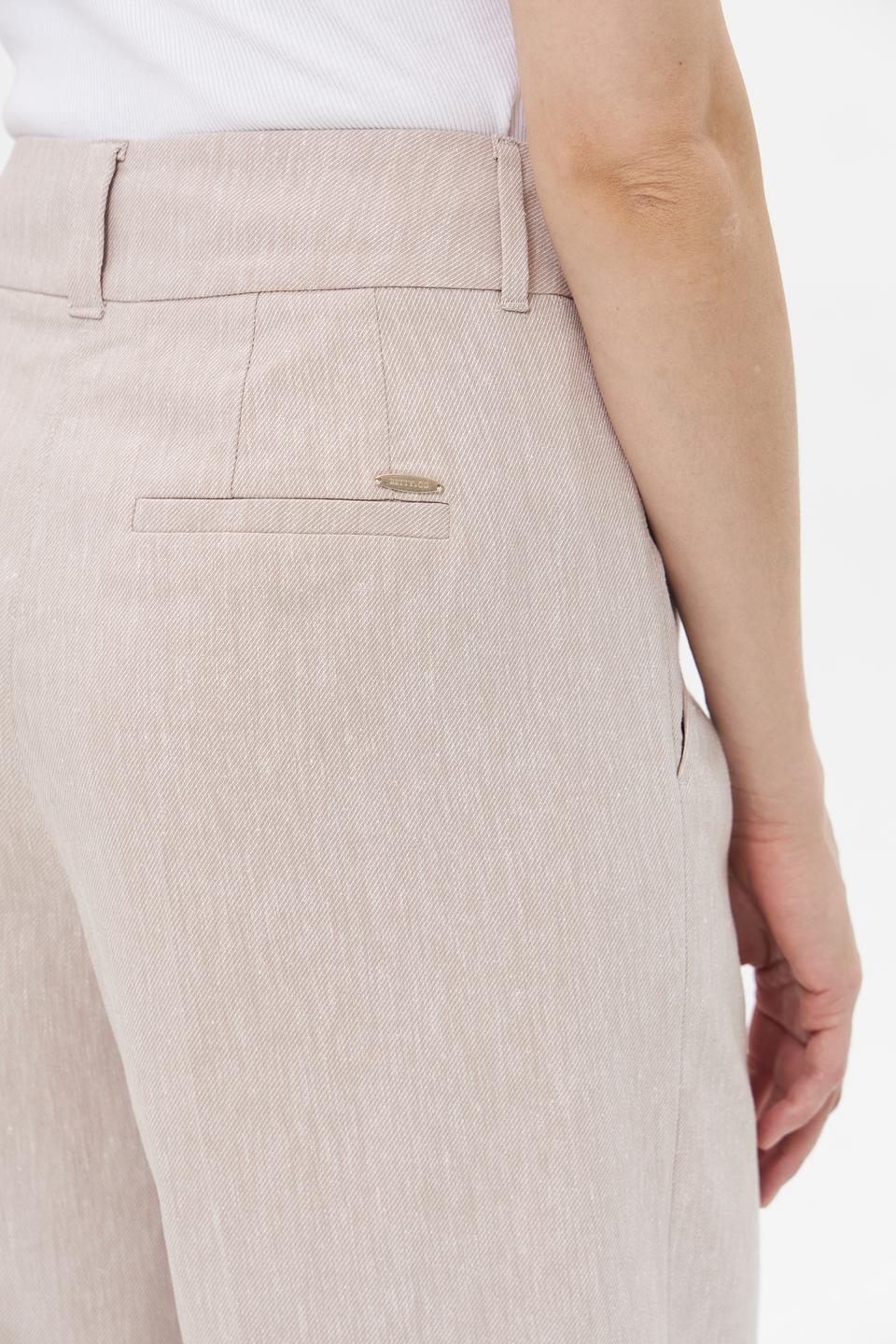 Брюки классические Betty and Co бежевые