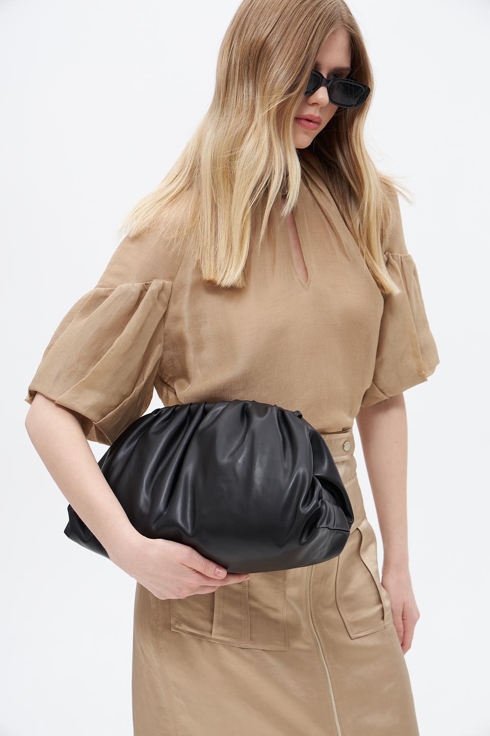 Сумка Bugatti чёрная клатч