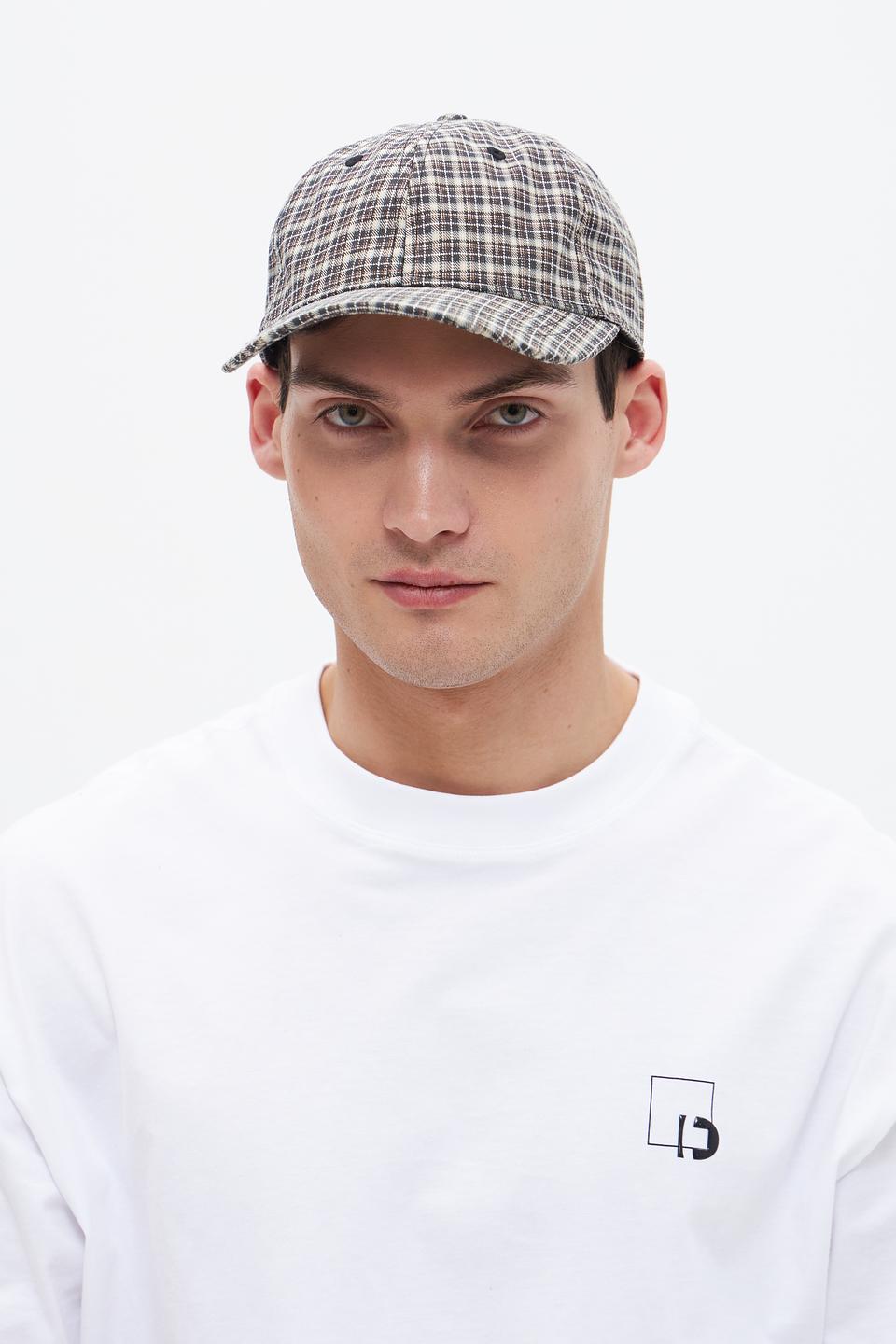Бейсболка Bugatti ACC в клетку