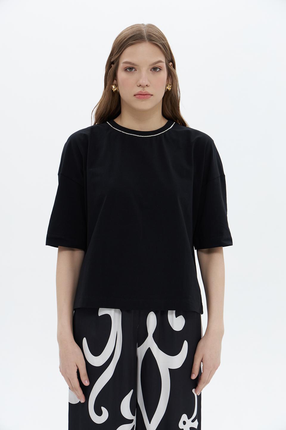 Футболка UNQ женская чёрная оверсайз