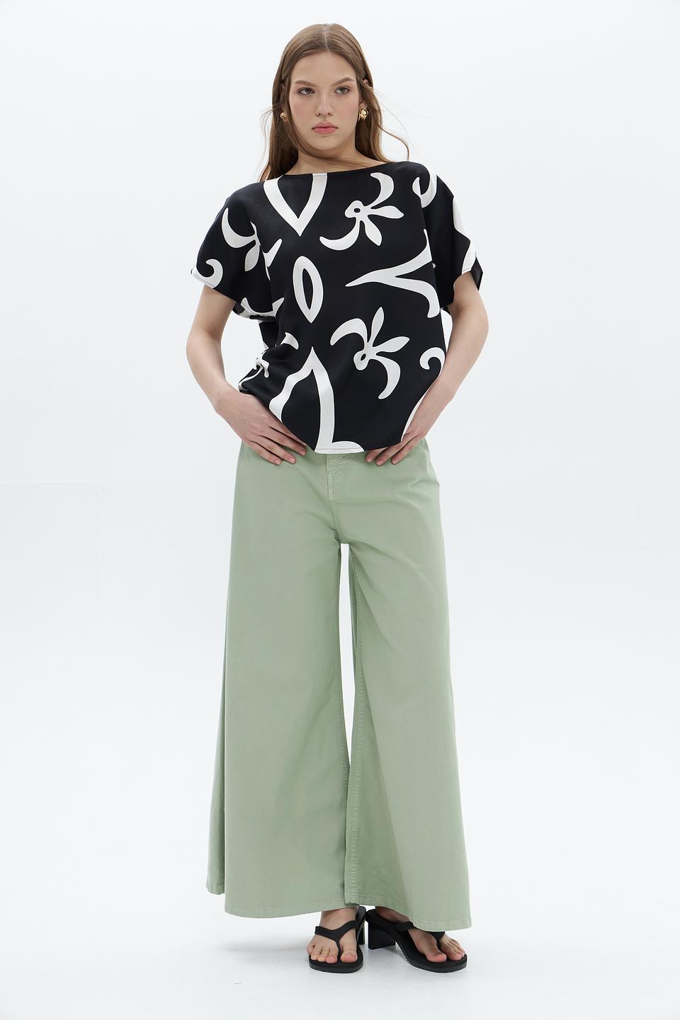 Блуза UNQ с принтом чёрно-белый