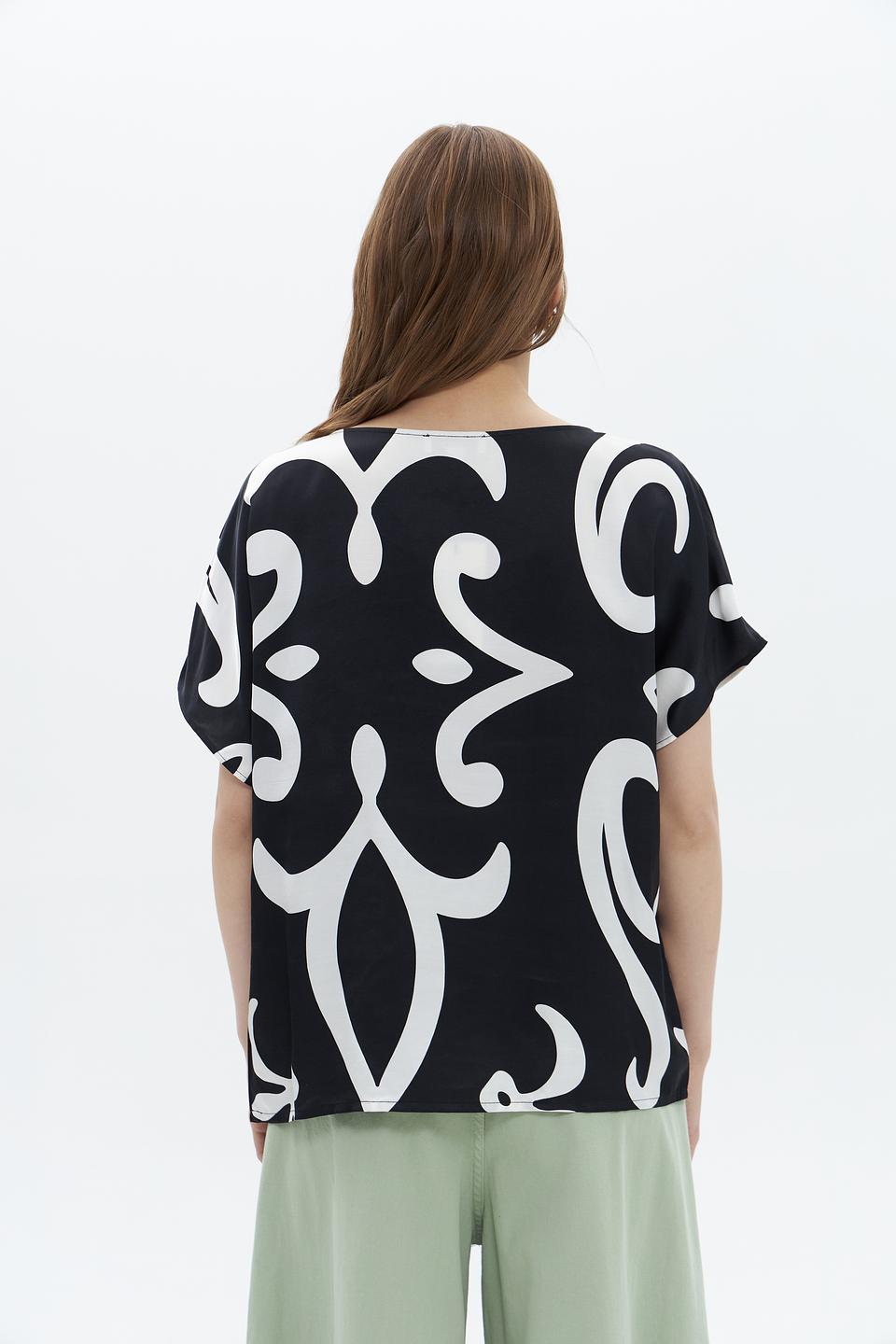 Блуза UNQ с принтом чёрно-белый