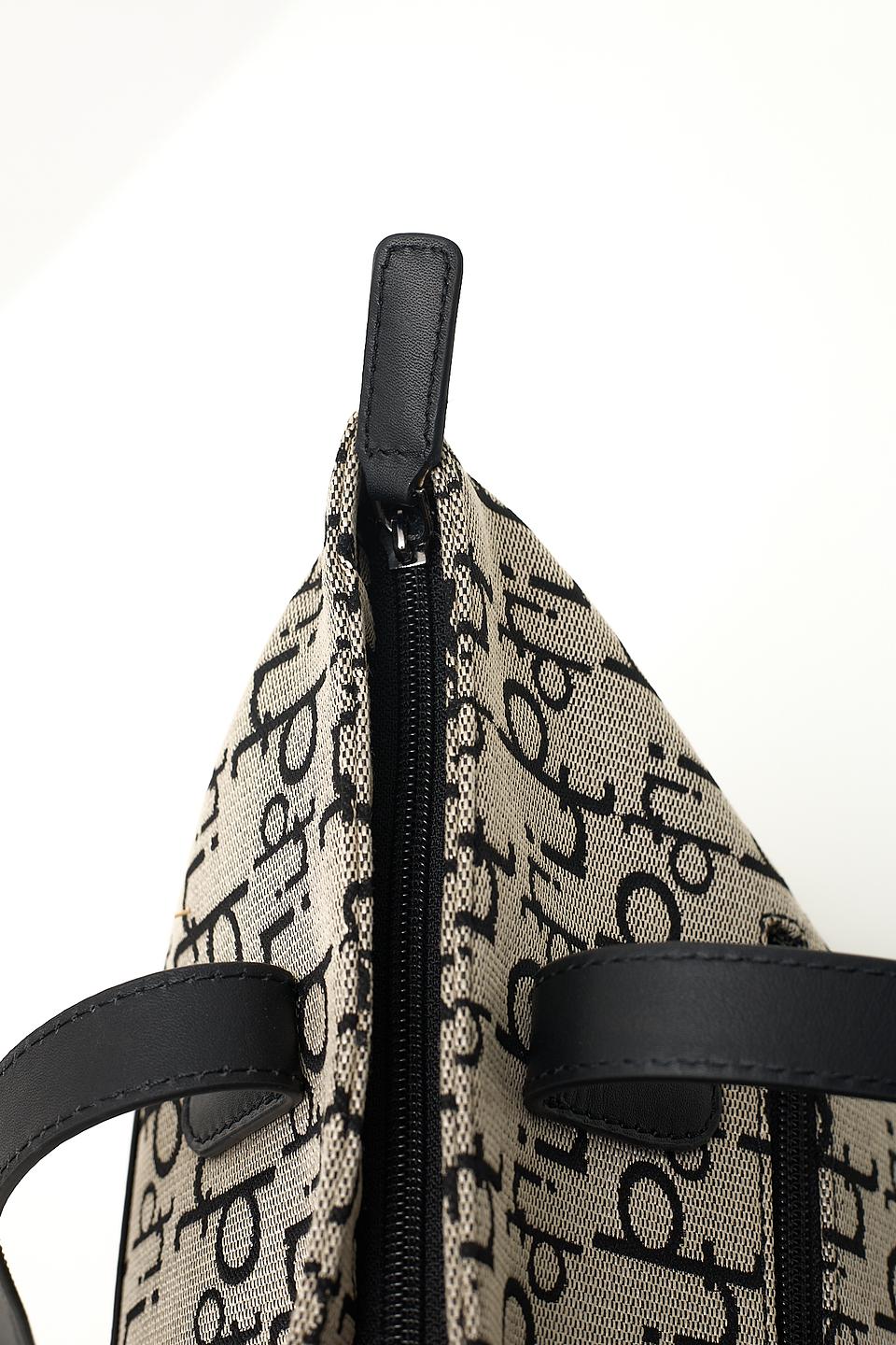 Сумка Bugatti с логотипом