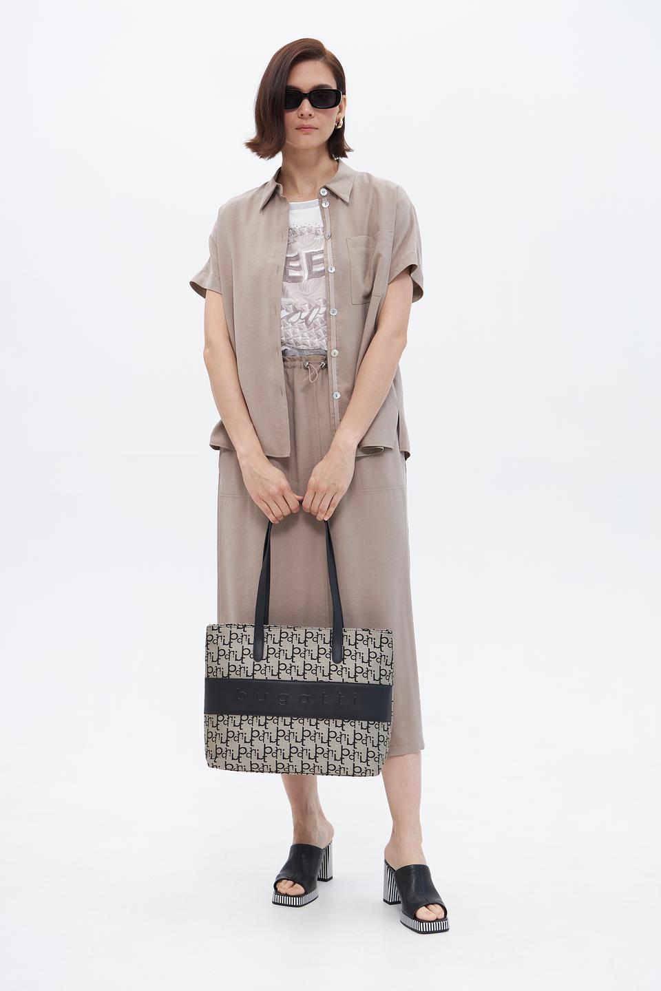 Сумка Bugatti с логотипом