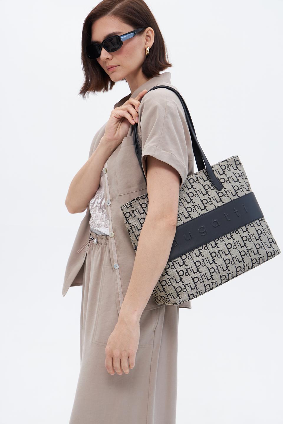 Сумка Bugatti с логотипом