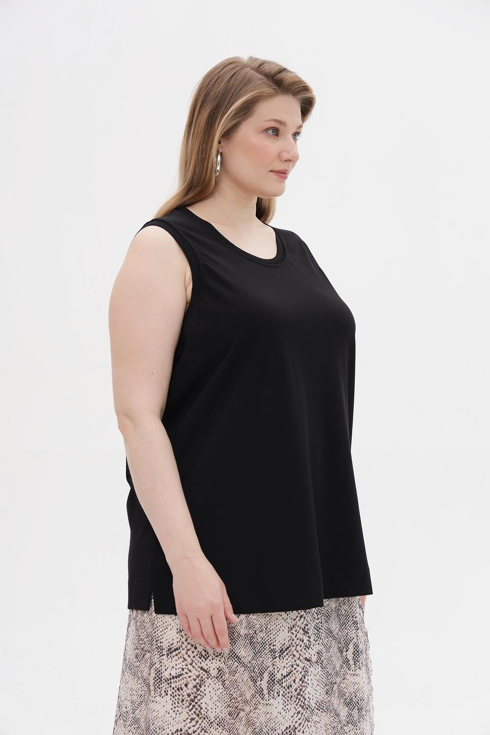 Топ Margittes чёрный базовый