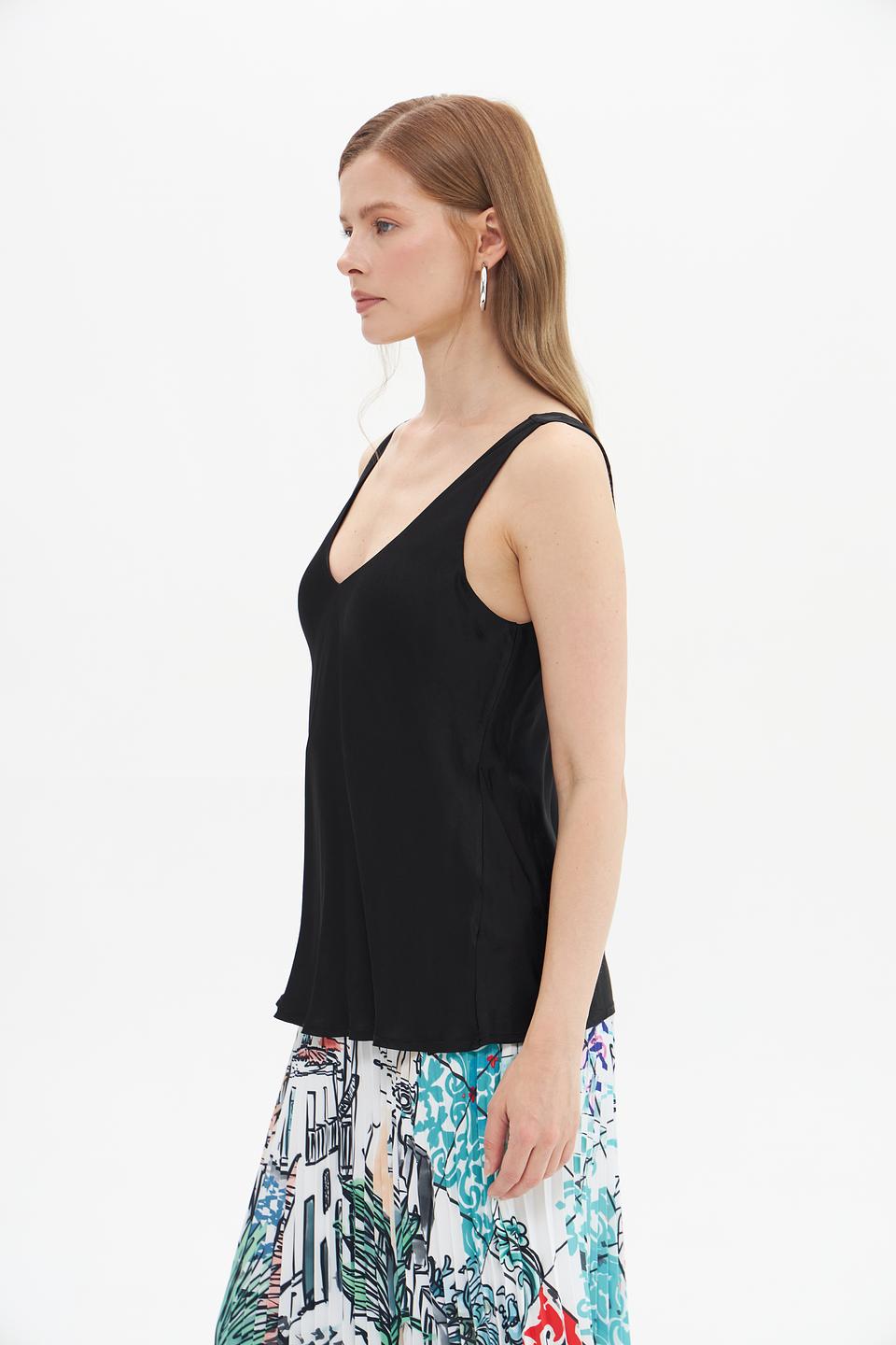 Топ Croche на тонких бретелях чёрный