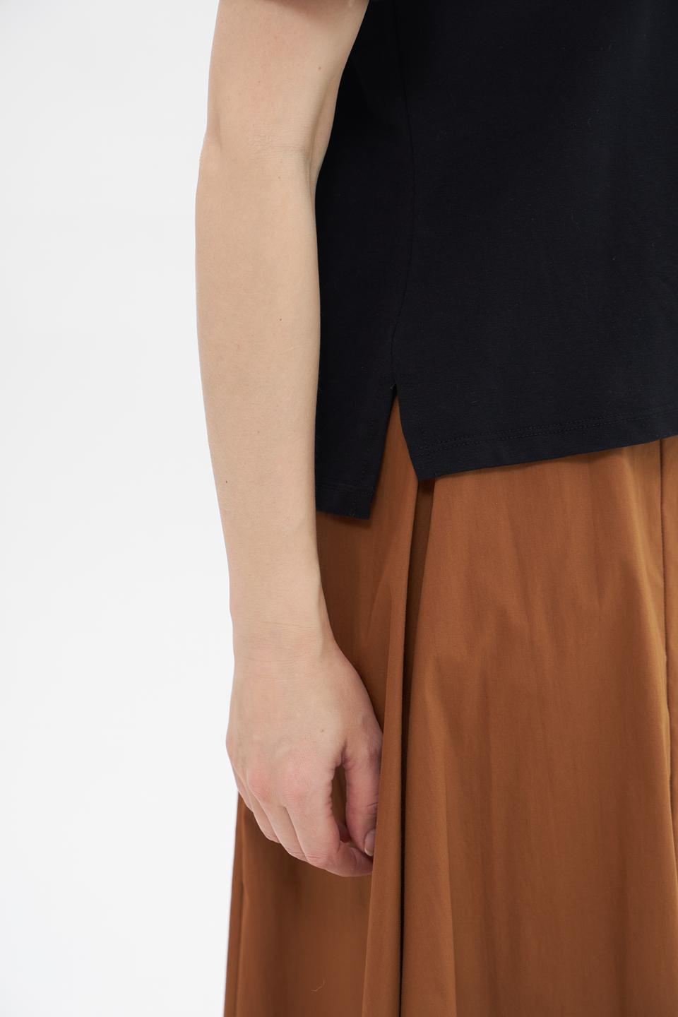 Футболка Croche черная с разрезом