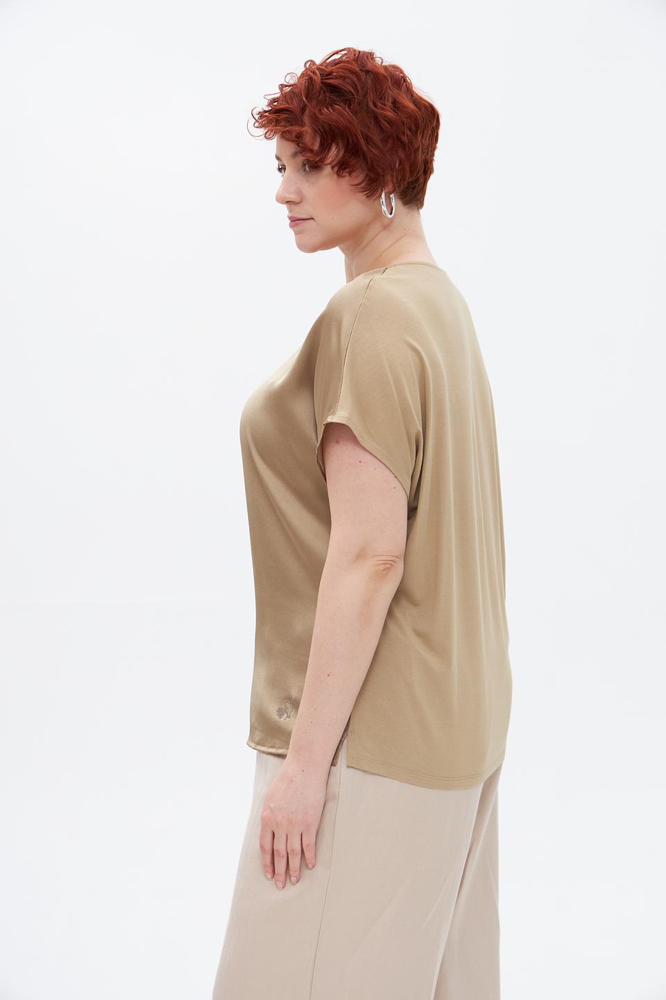 Блуза Lebek с запахом бежевая