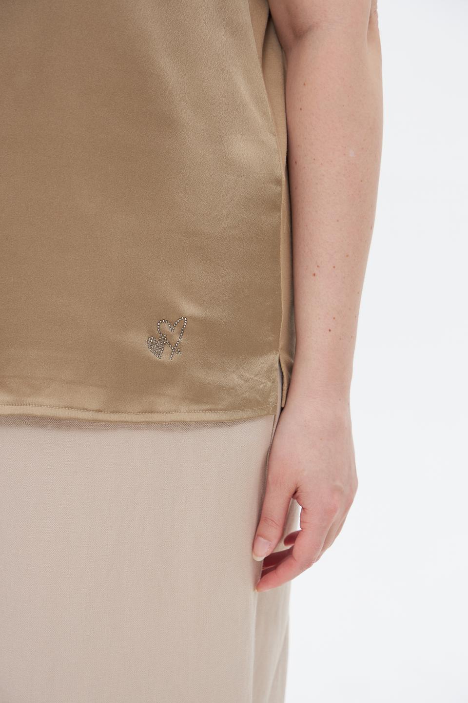 Блуза Lebek с запахом бежевая