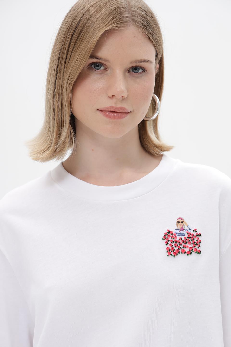 Футболка Rich and Royal с вышивкой